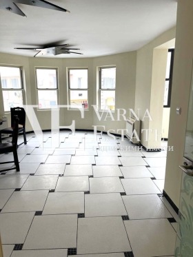 3 bedroom Sportna zala, Varna