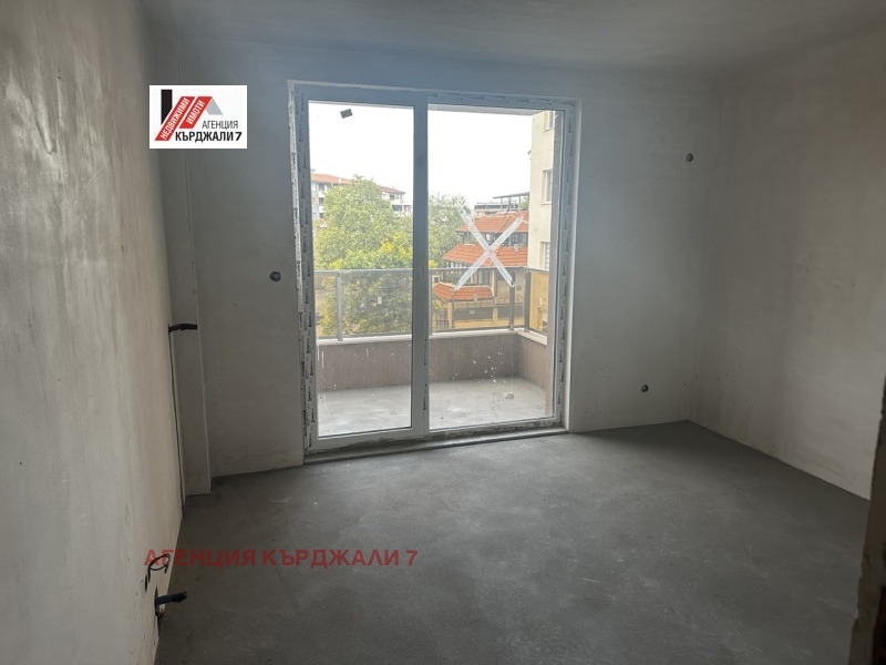 De vânzare  1 dormitor Cârdjali , Vâzrojdenți , 74 mp | 67691208 - imagine [4]