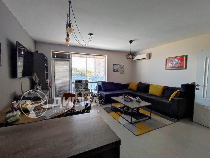 Продава  2-стаен град Пловдив , Гагарин , 82 кв.м | 84510937