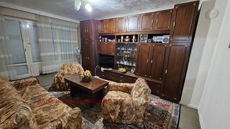 Продава  3-стаен град Шумен , Боян Българанов 1 , 78 кв.м | 72347644 - изображение [2]