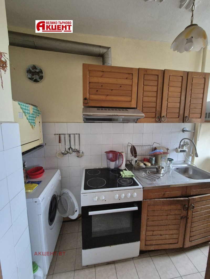 Продава 3-СТАЕН, гр. Велико Търново, Колю Фичето, снимка 2 - Апартаменти - 53414447