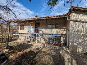 Продажба на имоти в с. Славяново, област Търговище - изображение 1 