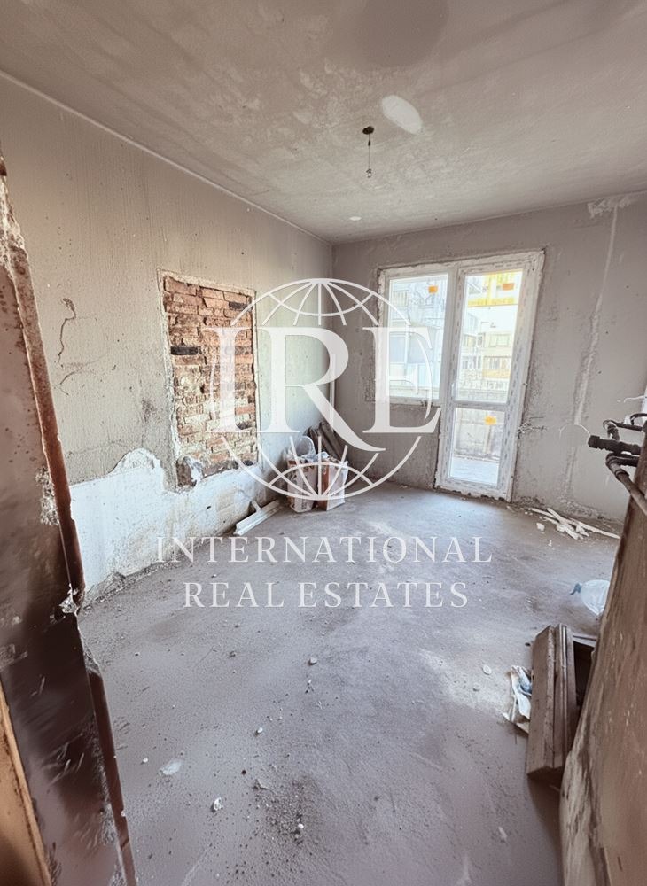 Продава 3-СТАЕН, гр. Варна, Зимно кино Тракия, снимка 2 - Апартаменти - 53607938