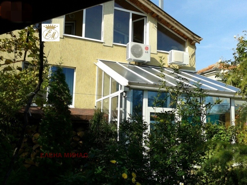 Продава КЪЩА, гр. Шумен, Военно училище, снимка 2 - Къщи - 54064490