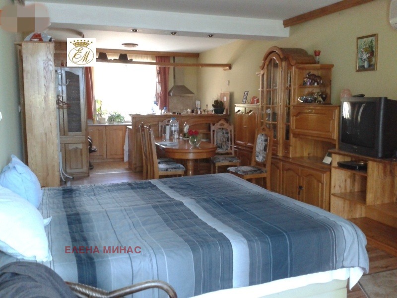 Продава КЪЩА, гр. Шумен, Военно училище, снимка 9 - Къщи - 54064490