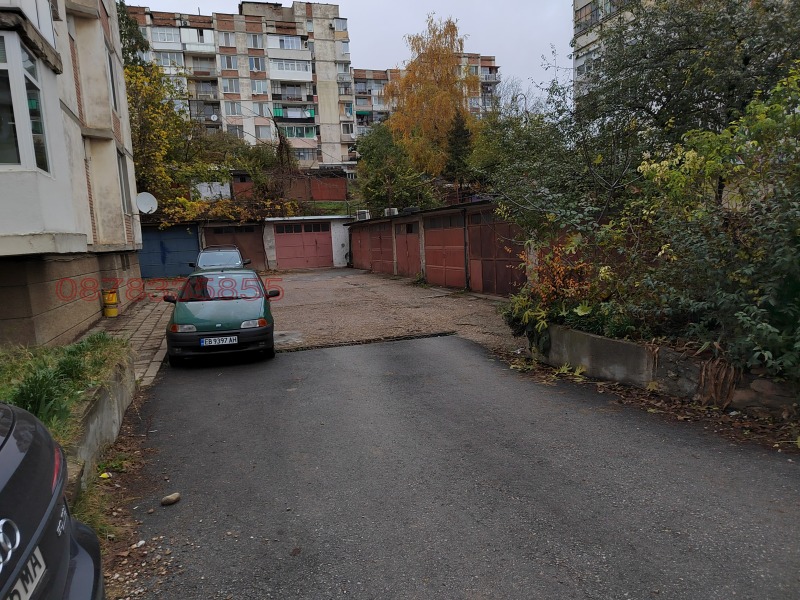 Продава ГАРАЖ, ПАРКОМЯСТО, гр. Велико Търново, Колю Фичето, снимка 3 - Гаражи и паркоместа - 53601922