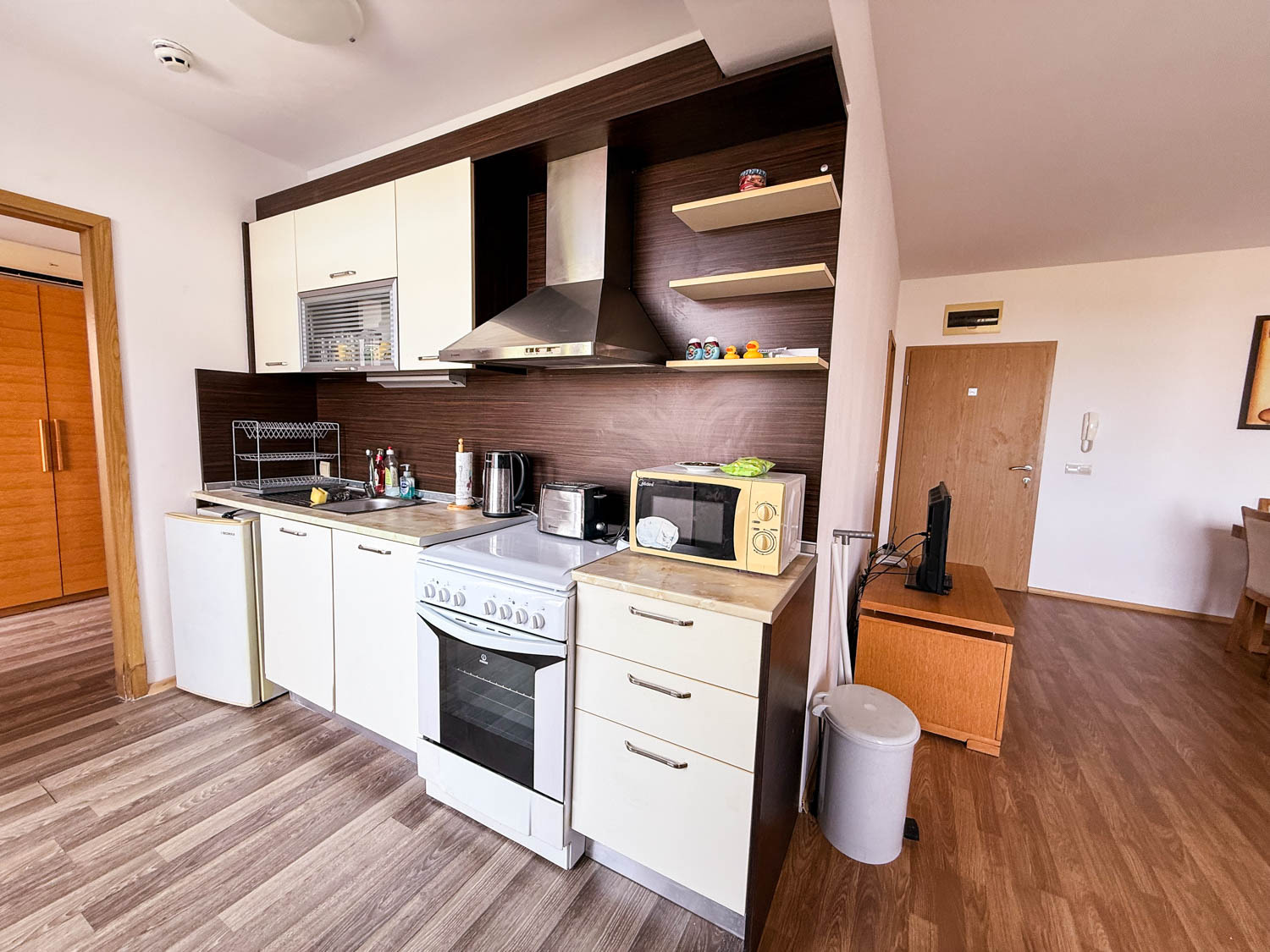 Продава 3-СТАЕН, гр. Ахелой, област Бургас, снимка 5 - Апартаменти - 56016624