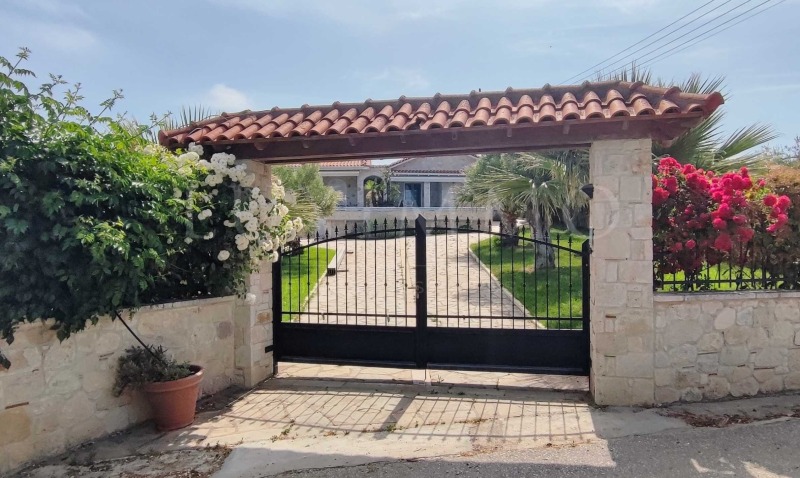 Продава ВИЛА в Гърция, Халкидики - 230 кв.м / 550 000 € » 1 075 706.50 лв., ЛУКСИММО ГЪРЦИЯ