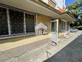 Boutique Tsentar, Rouse