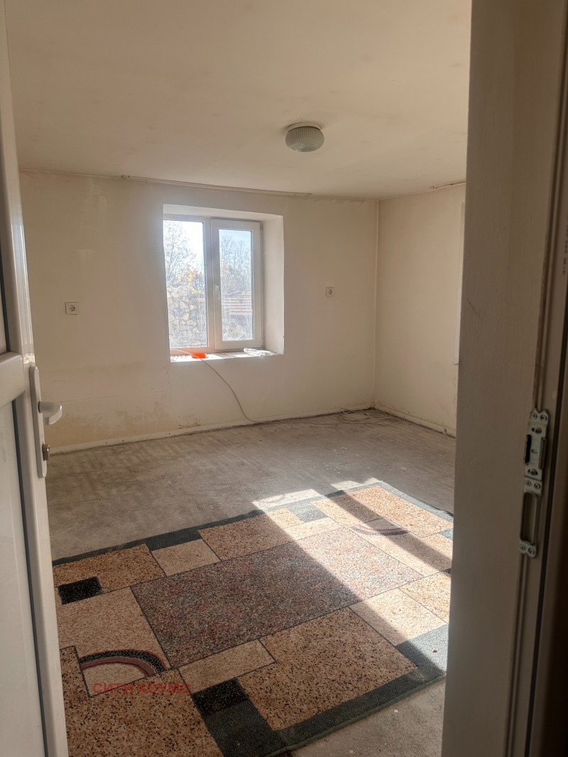 Продава КЪЩА, с. Ленище, област Кърджали, снимка 11 - Къщи - 52453634