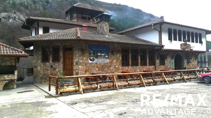 Продава ХОТЕЛ, с. Хвойна, област Смолян, снимка 13 - Хотели - 53414473