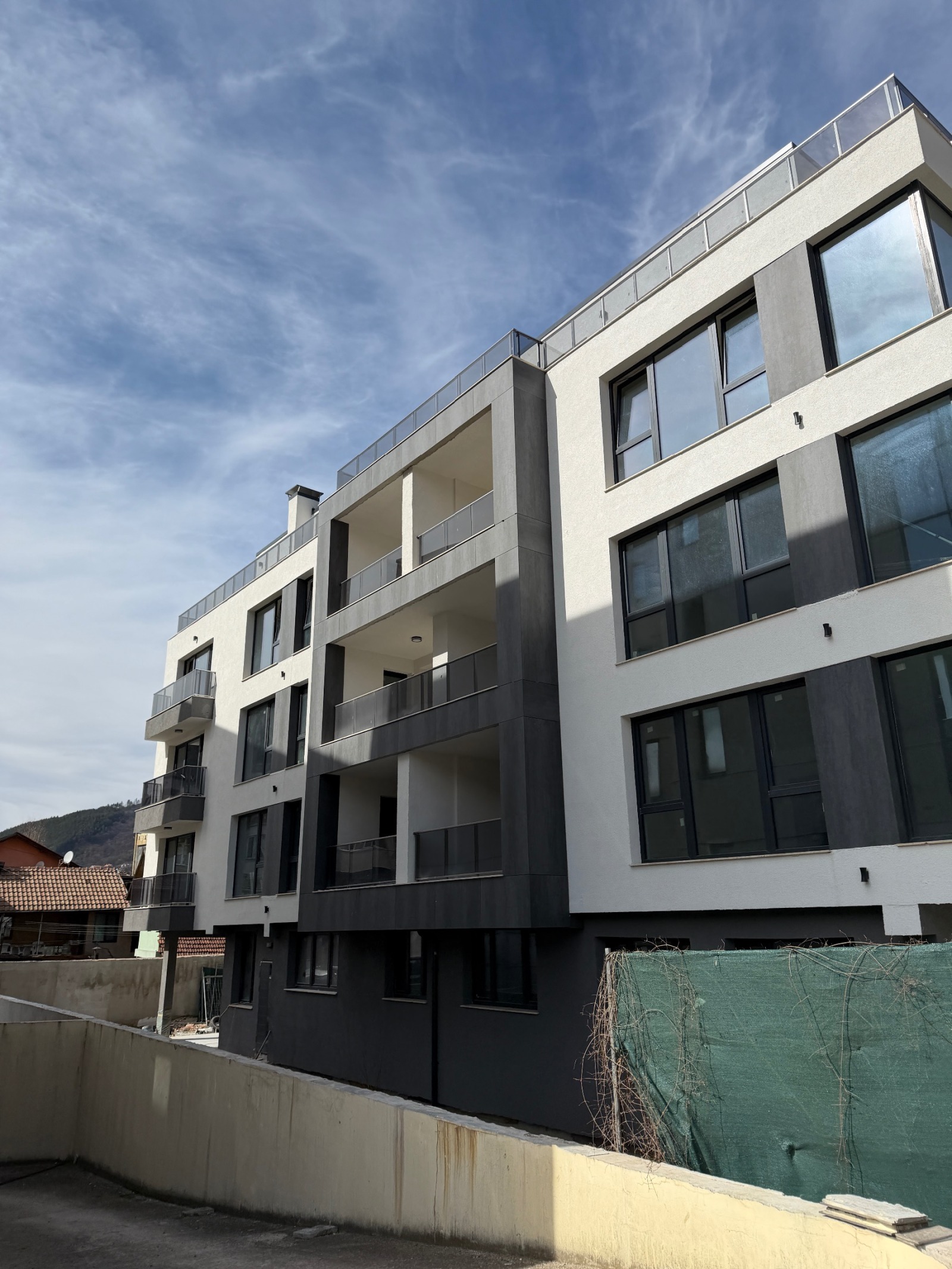 Продава 3-СТАЕН, гр. Своге, област София област, снимка 2 - Апартаменти - 54876554