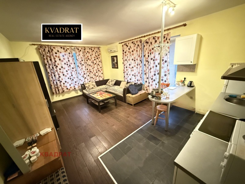 Продава 2-СТАЕН в град Варна, м-т Долна Трака - 56 кв.м / 95 000 € » 185 803.85 лв., КВАДРАТ
