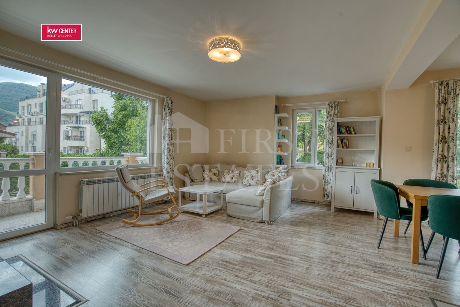 Продава 4-СТАЕН, гр. София, Павлово, снимка 2 - Апартаменти - 54748945
