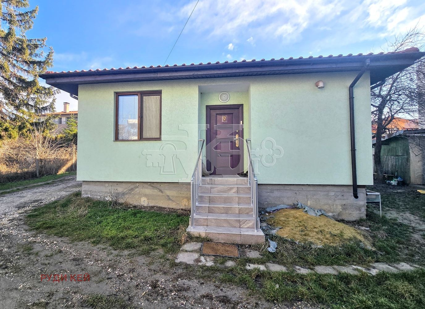 Продава КЪЩА, гр. Варна, м-т Пчелина