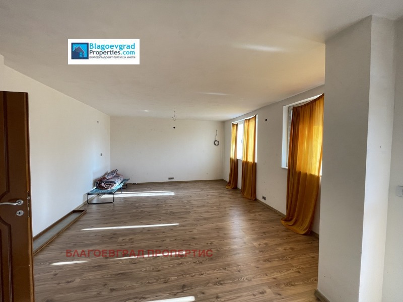 Продава  3-стаен град Благоевград , Широк център , 150 кв.м | 85606624