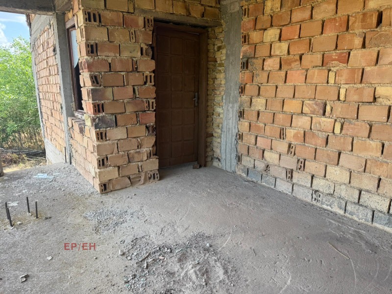 Продава  Къща област Шумен , с. Златна нива , 200 кв.м | 71229998 - изображение [5]