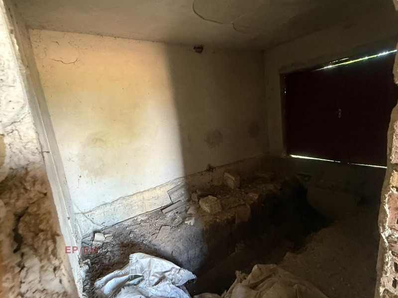 Продава  Къща област Шумен , с. Златна нива , 200 кв.м | 71229998 - изображение [4]