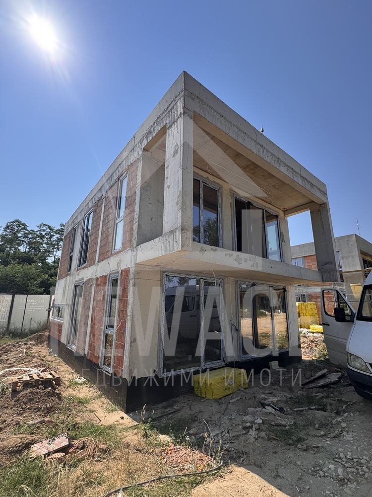 Продава КЪЩА, с. Близнаци, област Варна