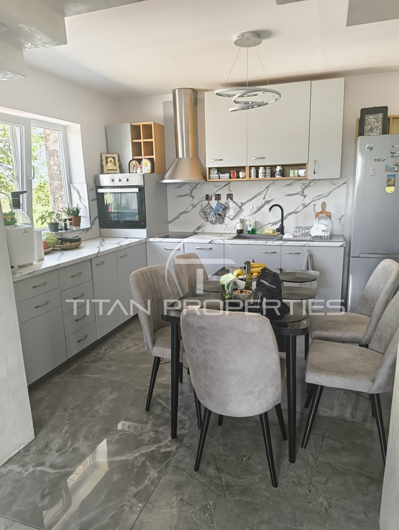 In vendita  Casa regione Plovdiv , Tsalapitsa , 200 mq | 49467814