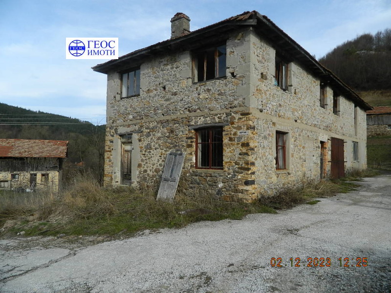 Продава ПРОМ. ПОМЕЩЕНИЕ в област Смолян, с. Арда - 316 кв.м / 17 895.22 € » 35 000 лв., ГЕОС ИМОТИ ЕООД