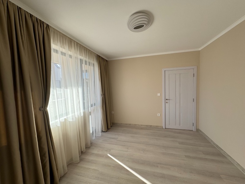 Продава  2-стаен град Търговище , Вароша , 66 кв.м | 29018097 - изображение [9]