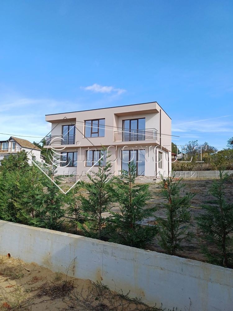 Продава КЪЩА, гр. Варна, Аспарухово, снимка 2 - Къщи - 52276575