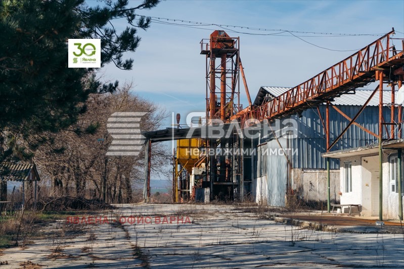 Продава СКЛАД, с. Градинарово, област Варна, снимка 2 - Складове - 55892654