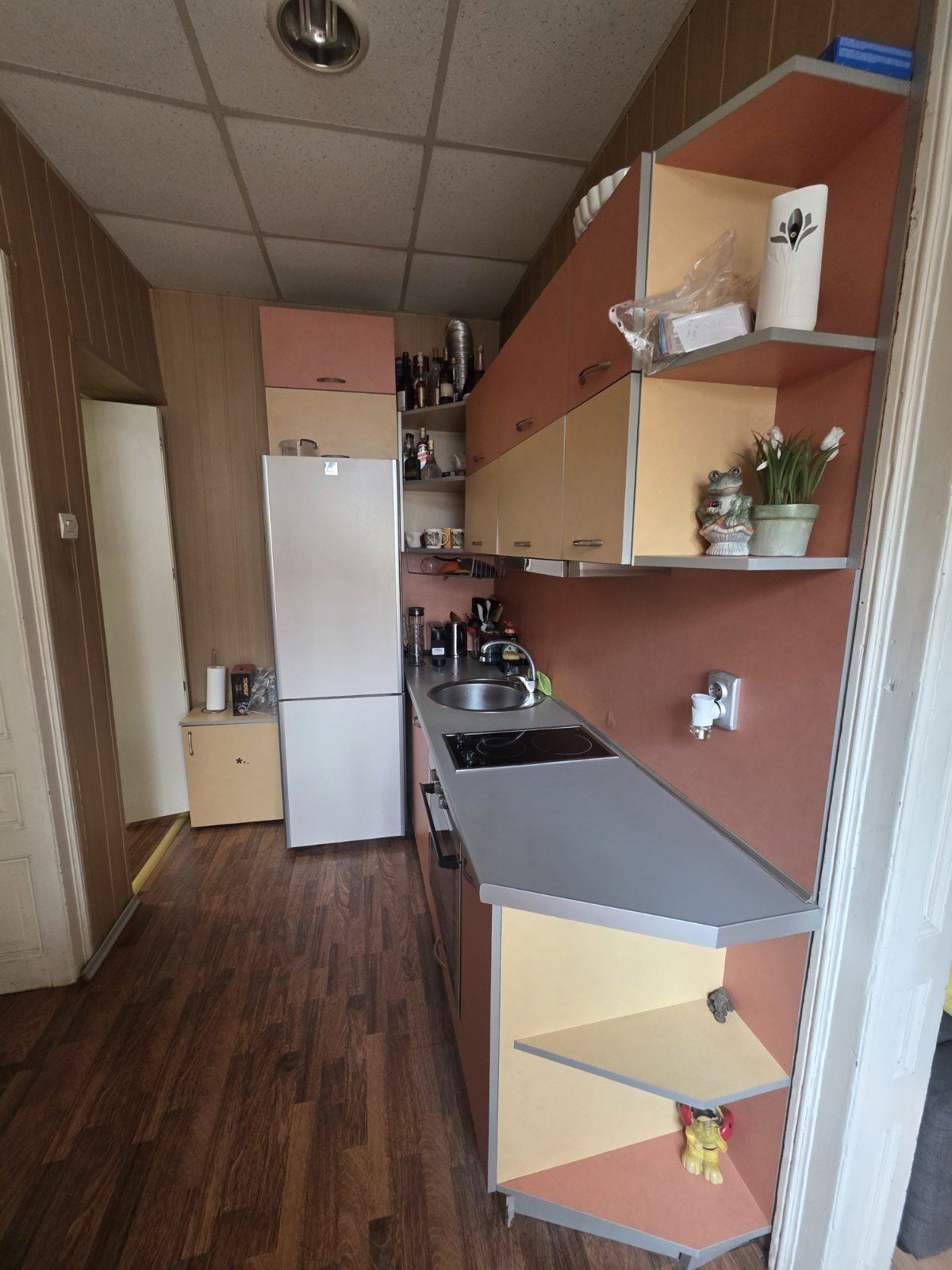 Продава КЪЩА, гр. София, Център, снимка 13 - Къщи - 56128601