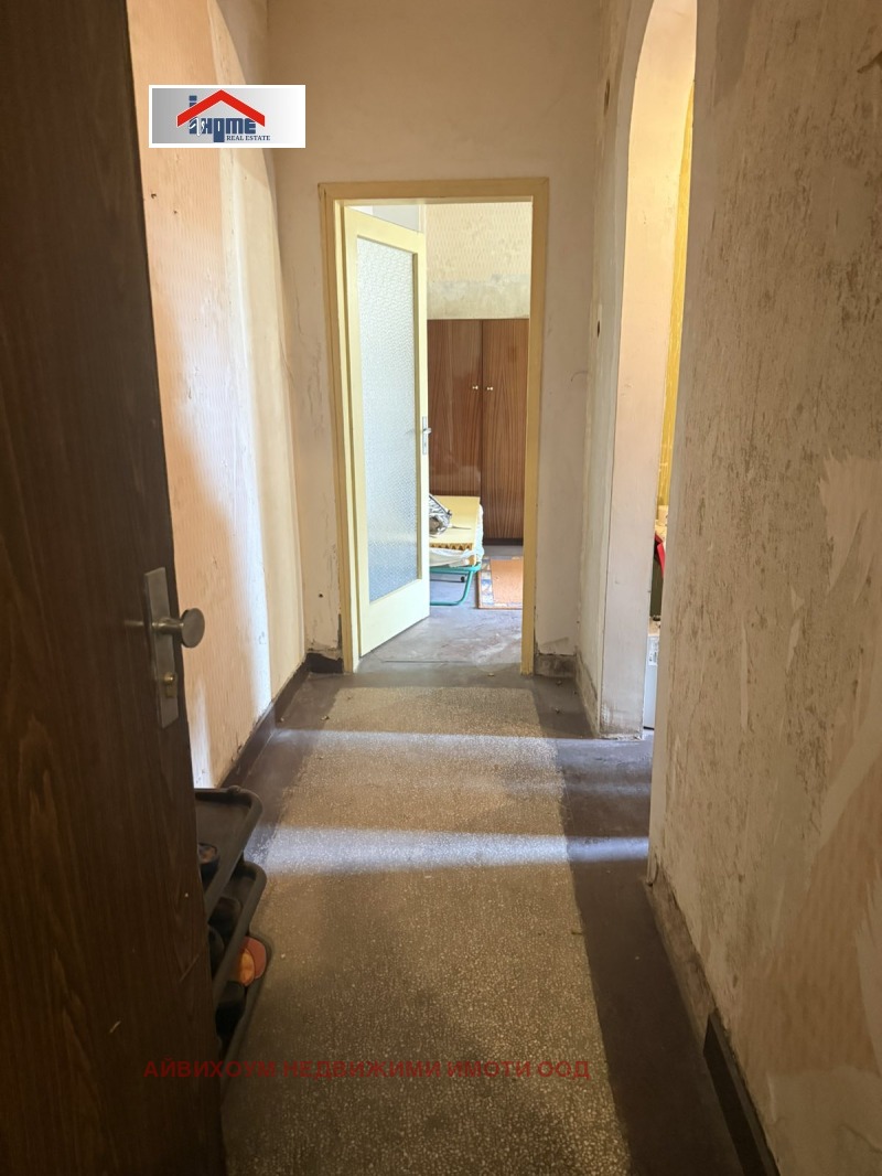 Продава 1-СТАЕН, гр. Плевен, Идеален център, снимка 2 - Апартаменти - 53593228