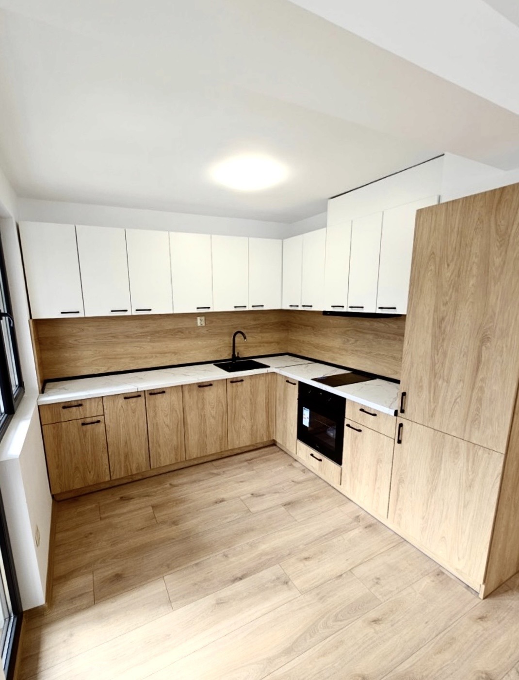 Продава 3-СТАЕН, гр. Варна, Централна поща, снимка 3 - Апартаменти - 56594976