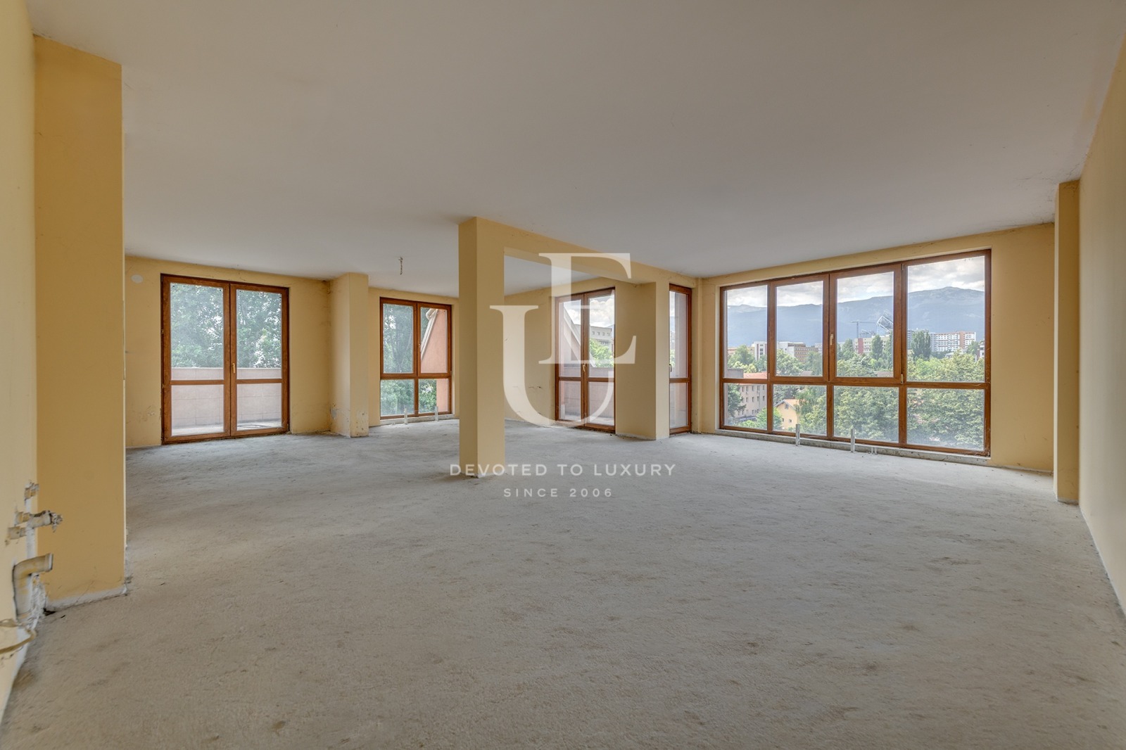 Продава 4-СТАЕН, гр. София, Изток, снимка 2 - Апартаменти - 55113452