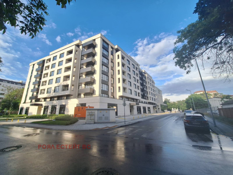 De vânzare  1 dormitor Plovdiv , Camenița 1 , 120 mp | 47514638