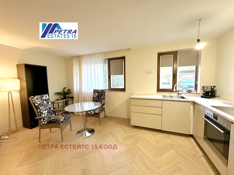 Na prodej  1 ložnice Sofia , Centar , 73 m2 | 18133913 - obraz [2]