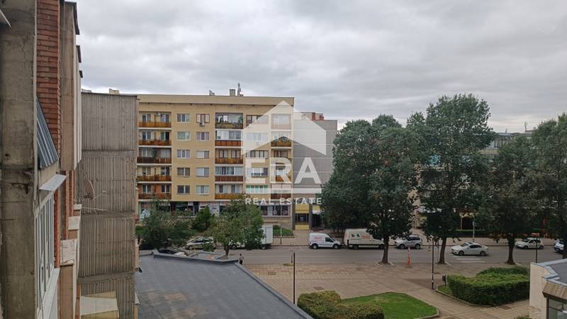 Продава  4-стаен град Разград , Освобождение , 96 кв.м | 47075900 - изображение [2]