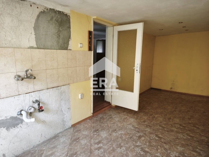 Продава КЪЩА, гр. Ямбол, Боровец, снимка 9 - Къщи - 56257136