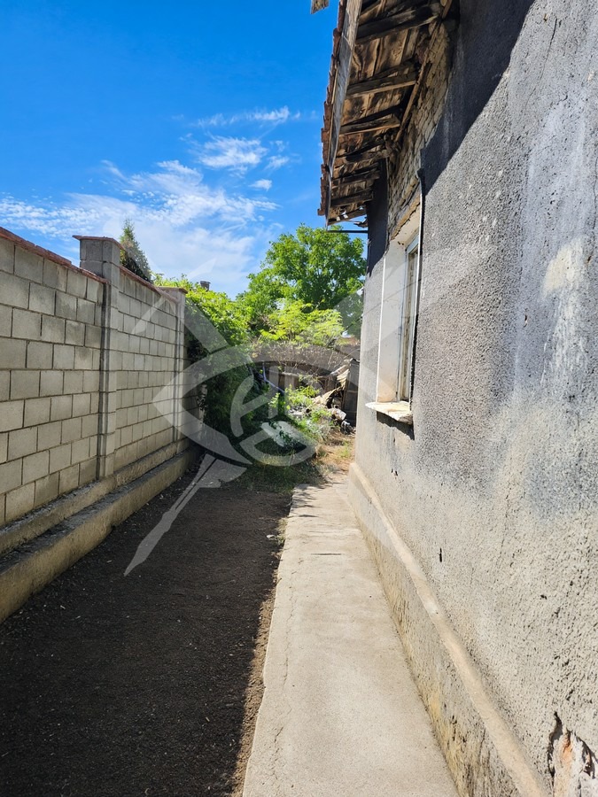 Продава КЪЩА, гр. София, с. Долни Богров, снимка 4 - Къщи - 56418077