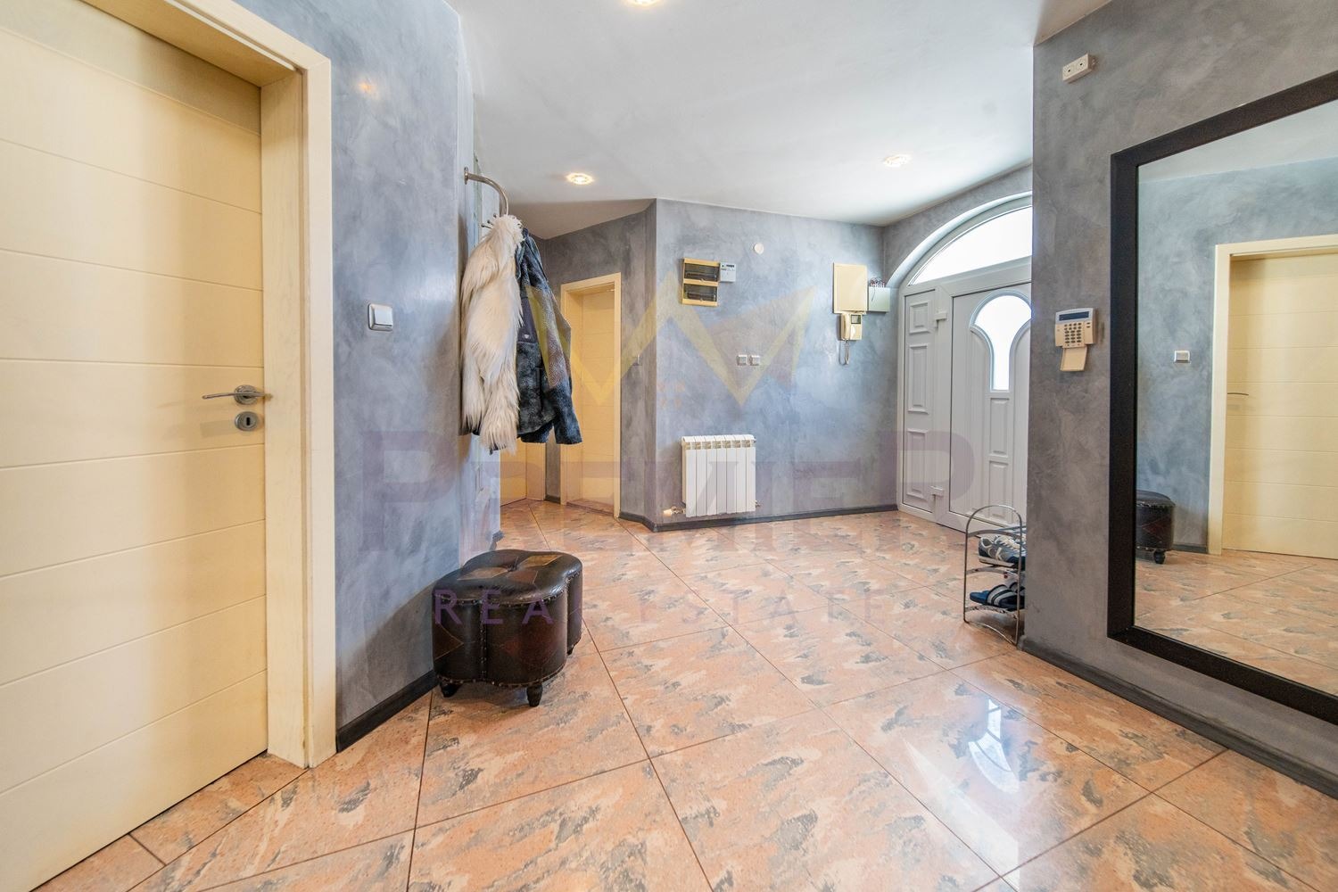 Продава КЪЩА, гр. Варна, м-т Долна Трака, снимка 4 - Къщи - 54515235
