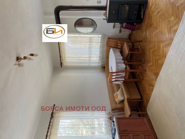 Продава ЕТАЖ ОТ КЪЩА, гр. Враца, Център, снимка 2 - Етаж от къща - 55278855