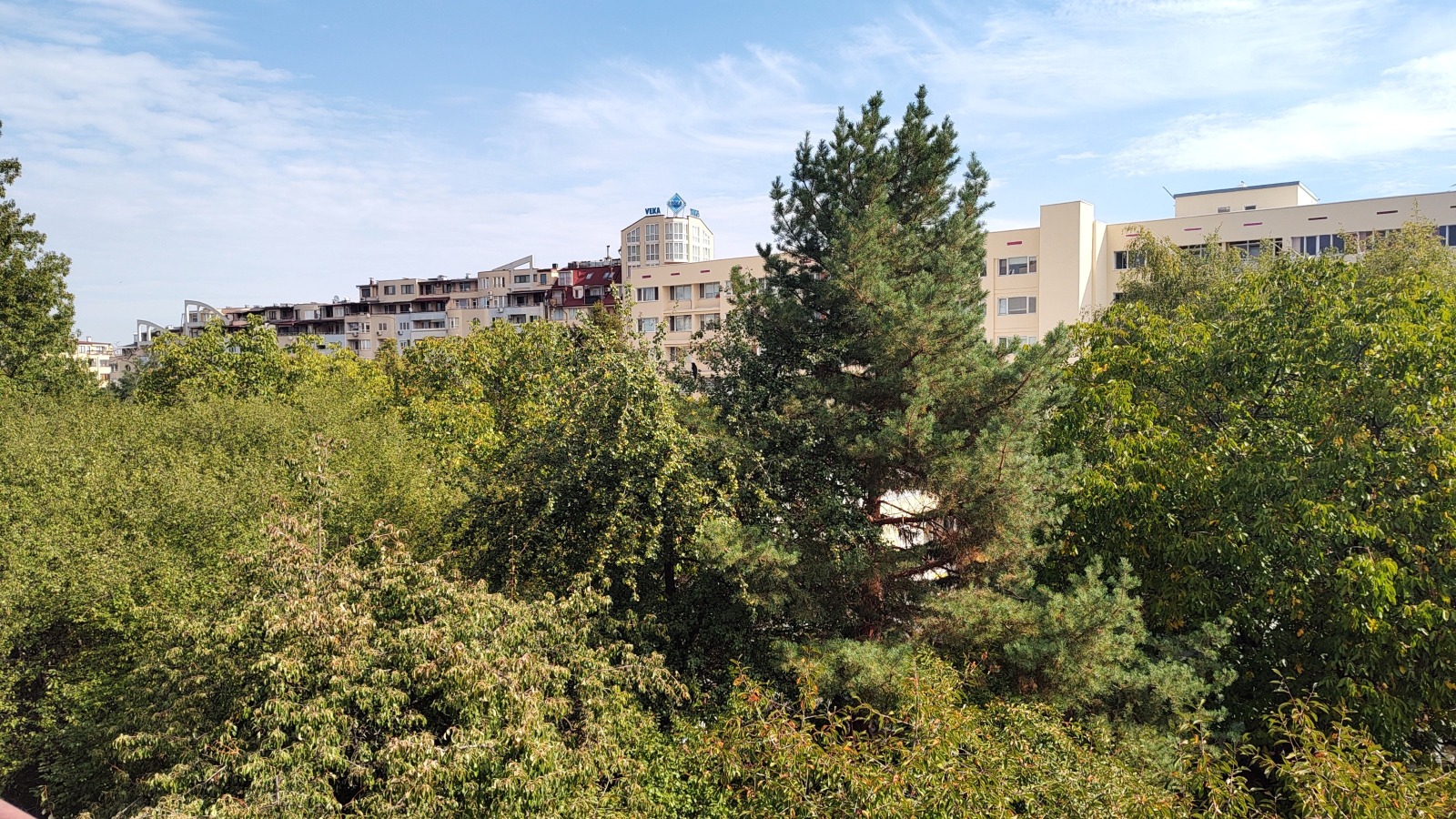 Продава МНОГОСТАЕН, гр. София, Дървеница