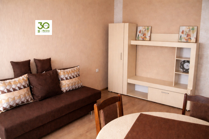 Продава 3-СТАЕН в град Варна, Лятно кино Тракия - 67 кв.м / 153 000 € » 299 241.99 лв., ЯВЛЕНА - ОФИС ВАРНА
