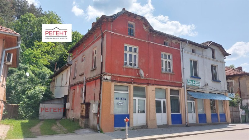 Продава МАГАЗИН в град Габрово, Център - 67 кв.м / 31 500 € » 61 608.65 лв., РЕГЕНТ