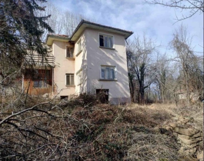 Продава ПАРЦЕЛ в област Ловеч, с. Орешак - 1800 кв.м / 55 000 € » 107 570.65 лв., ПРЕМИУМ НЮ ХОУМ