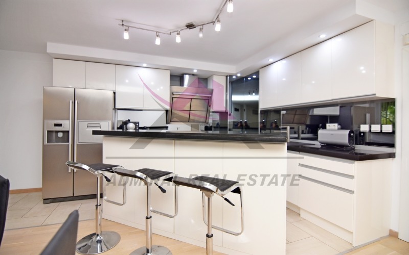 Продава  4-стаен град Варна , Бриз , 182 кв.м | 43001422 - изображение [2]