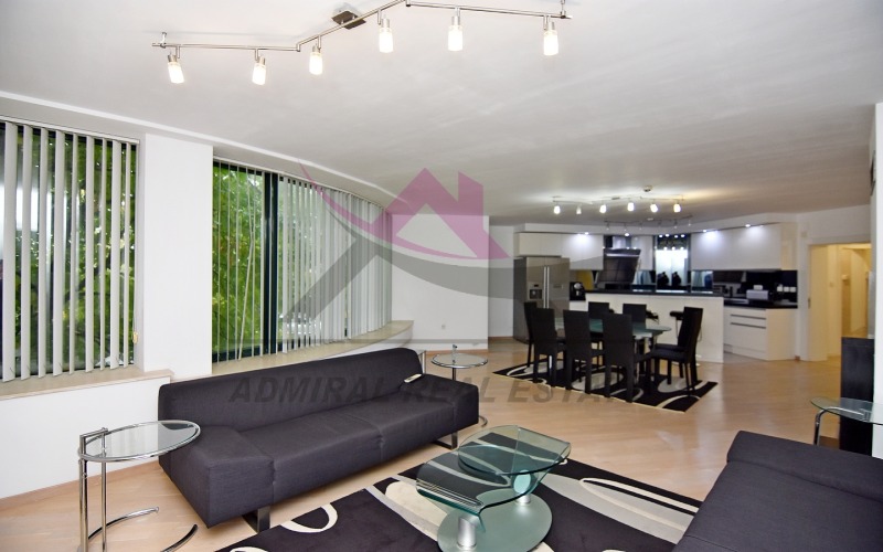 Продава  4-стаен град Варна , Бриз , 182 кв.м | 43001422