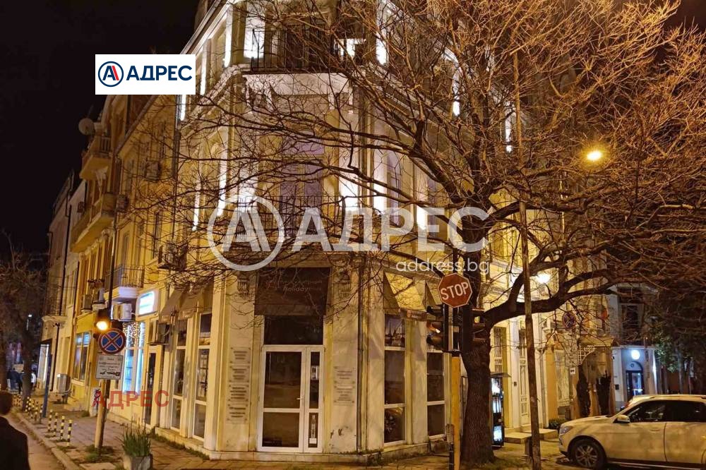 Продава КЪЩА, гр. Варна, ЖП Гара, снимка 2 - Къщи - 55935402