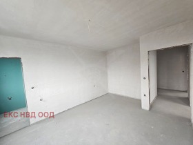 Продава 3-стаен град Пловдив Коматевски възел - [1] 