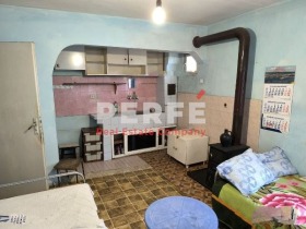 Hus Cherno more, Burgas
