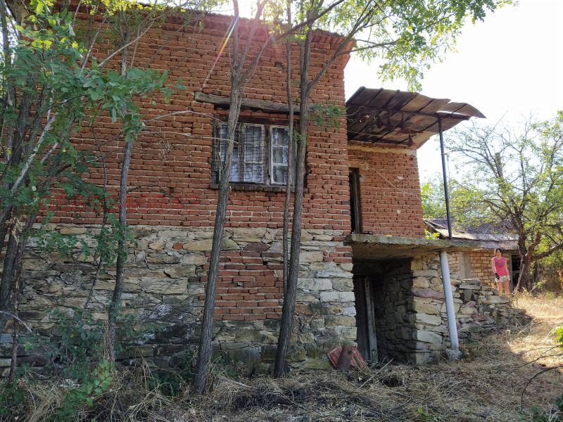Продава КЪЩА, с. Сладък кладенец, област Стара Загора, снимка 2 - Къщи - 53526102
