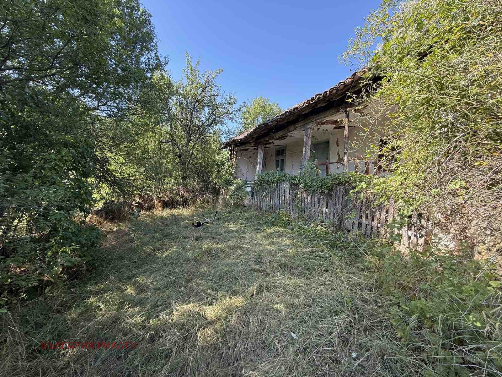 Продава КЪЩА, с. Лобош, област Перник, снимка 3 - Къщи - 55345397